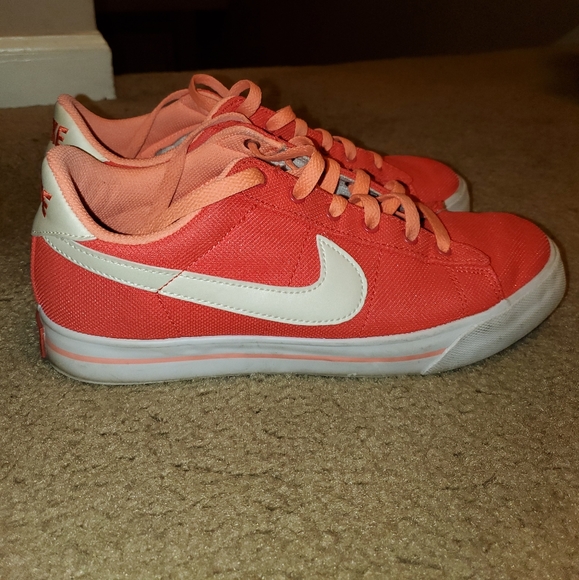 peach pink nike shoes